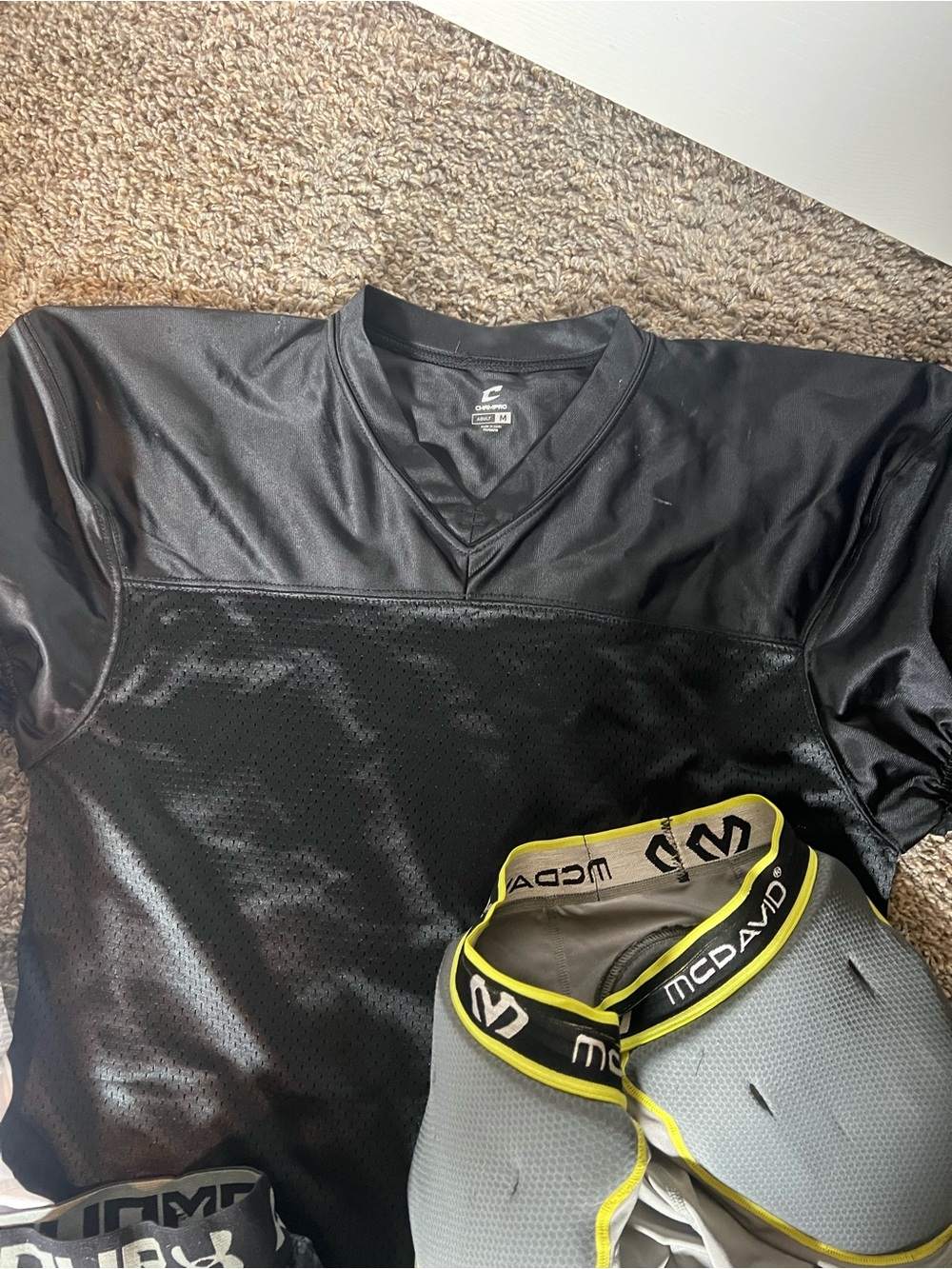Under Armour Football Gear Set - White & Black - Picture 4 of 7